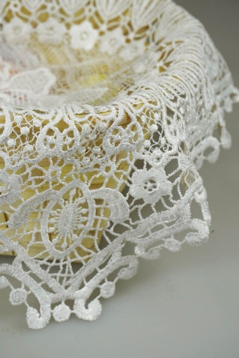 Ozdoba wielkanocna Ażurowa serweta na koszyczek (kwadratowa) Arpex (D3087)