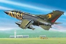 Model do sklejania Revell Panavia Tornado - dwusilnikowy odrzutowy samolot wielozadaniowy (04048)